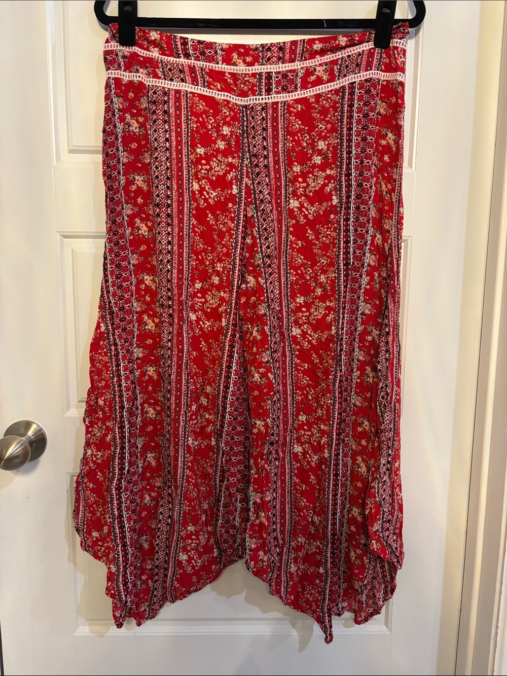 Coco + Carmen Red Floral Boho pants
L/XL